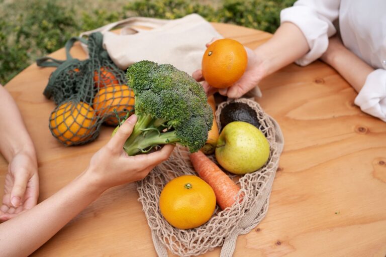 La guía práctica para entender la diferencia entre alimentos transgénicos y orgánicos